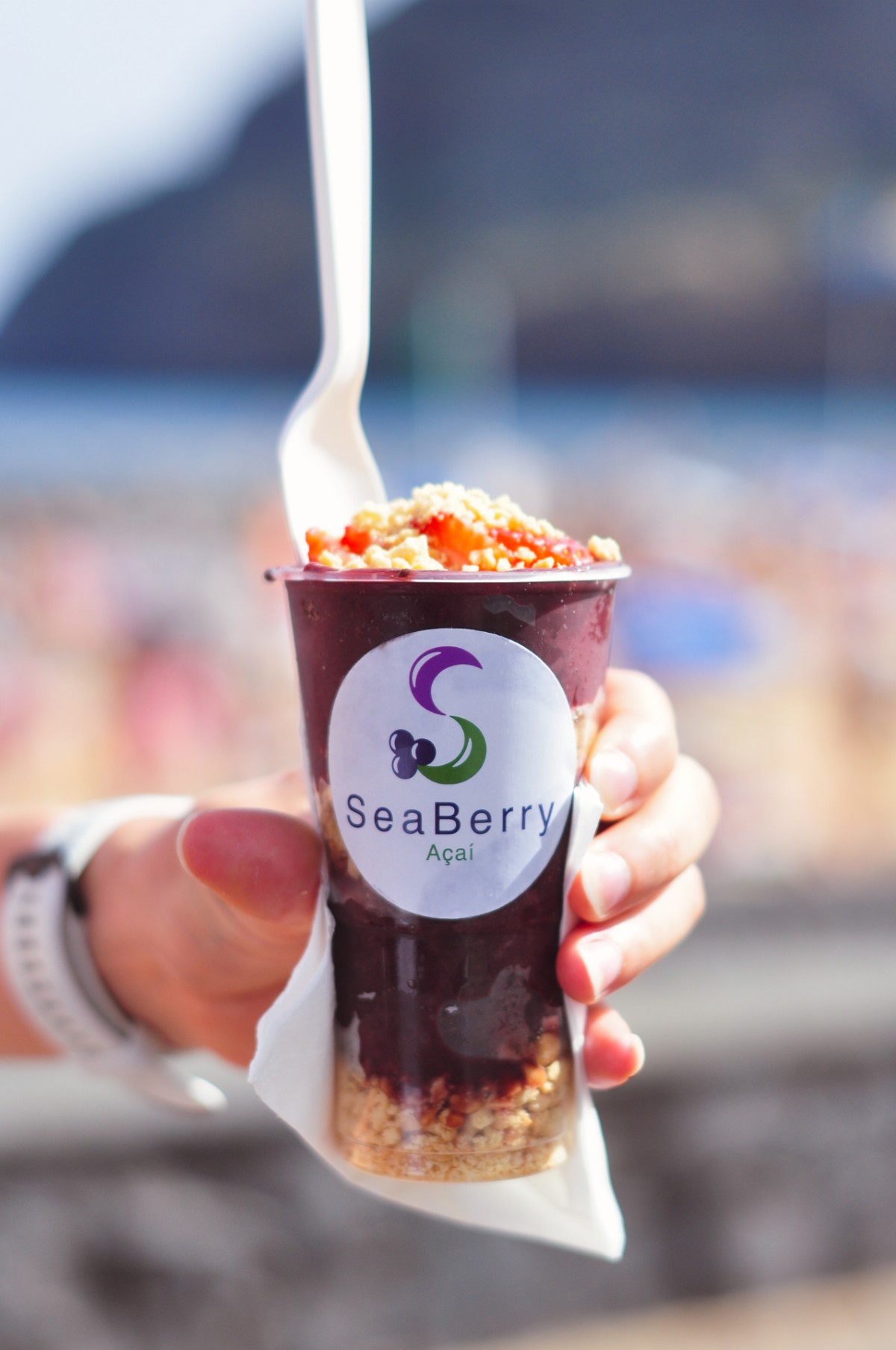 Açaí SeaBerry na praia de Machico, verão em cada colher — acai natura madeira
