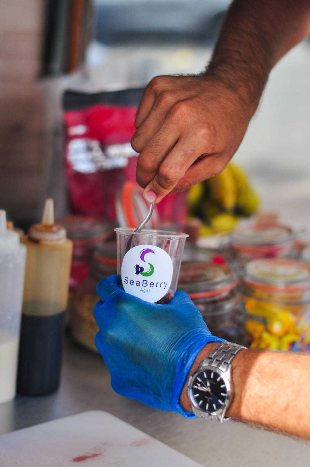 Preparação artesanal do açaí SeaBerry — melhor açaí Madeira